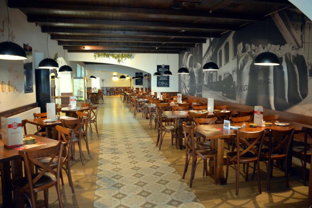 Kyjovsky Pivovar - Hotel, Restaurace, Pivni Lazne ภายนอก รูปภาพ