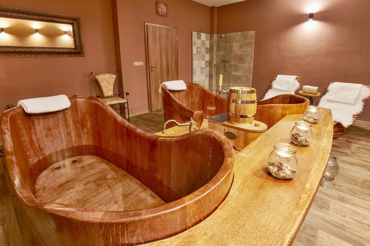 Kyjovsky Pivovar - Hotel, Restaurace, Pivni Lazne ภายนอก รูปภาพ