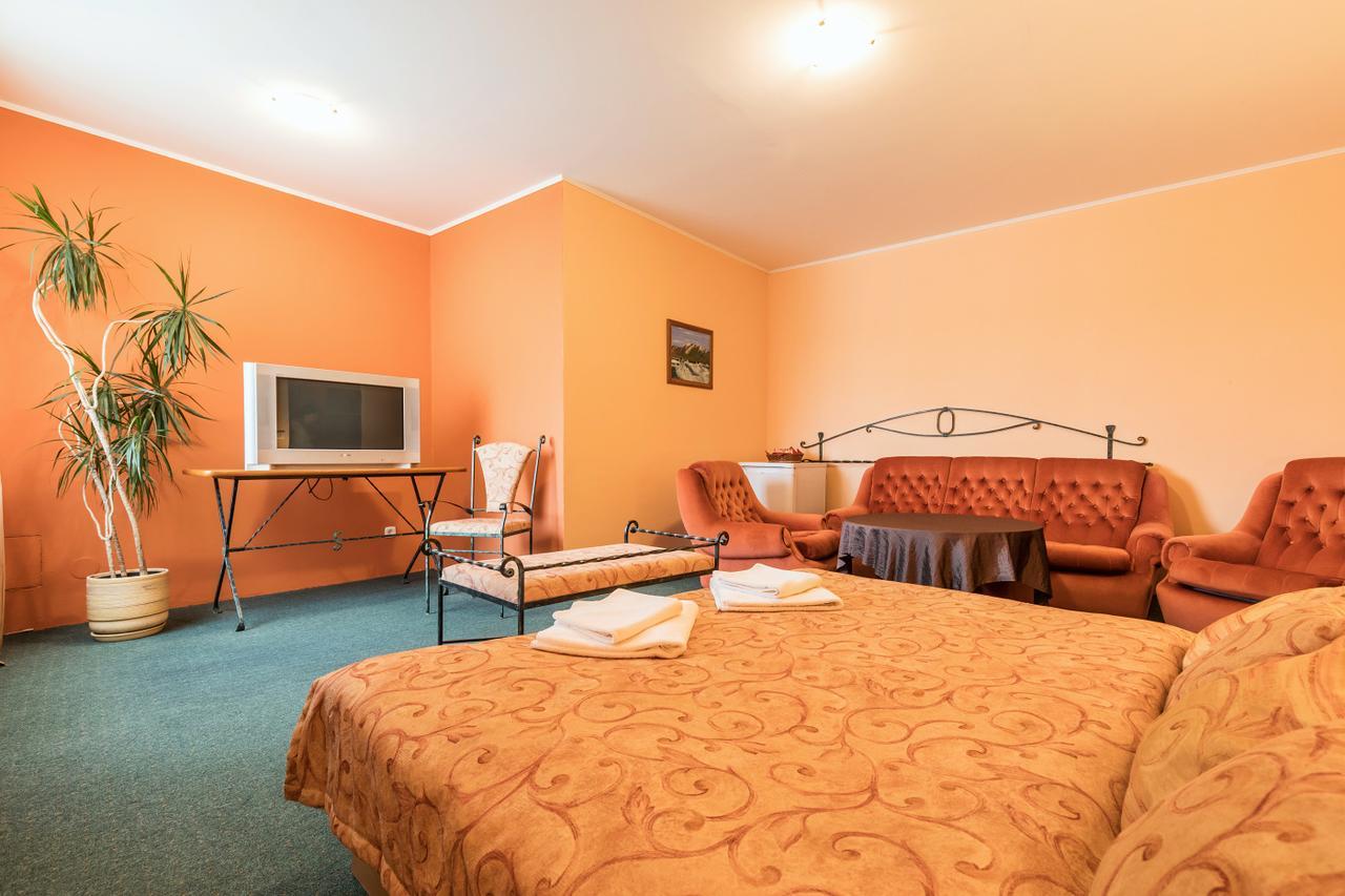 Kyjovsky Pivovar - Hotel, Restaurace, Pivni Lazne ภายนอก รูปภาพ